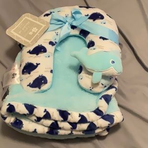 Baby boy blanket and neck pillow